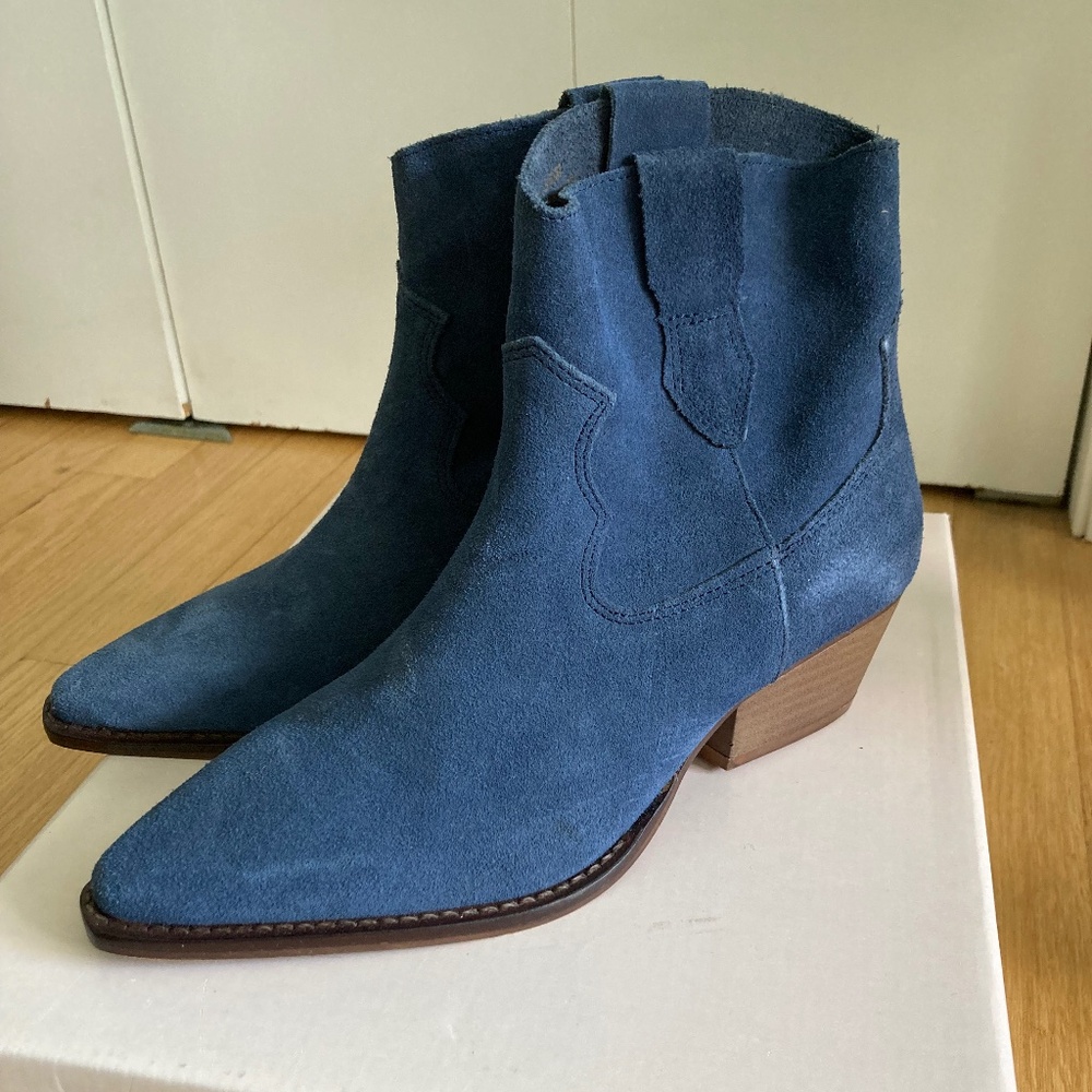 Chinese Laundry Blue Suede Boots
